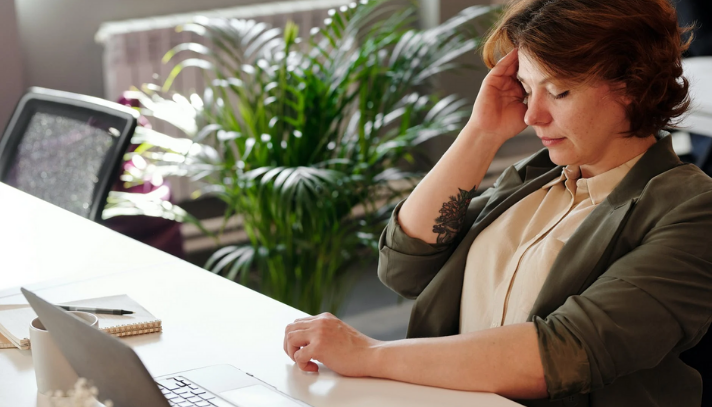 WORRIED ABOUT WORK FROM HOME PAIN? READ BELOW SOME ERGONOMIC SOLUTIONS AND HEALTH GUIDELINES