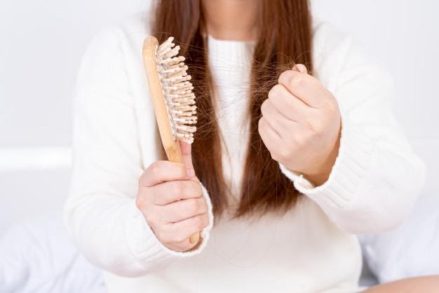 ALL YOU NEED TO KNOW ABOUT HOW TO DEAL WITH HAIRFALL DURING PANDEMIC